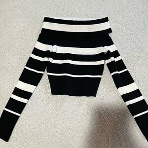 Black and white stripped long sleeve sweater!